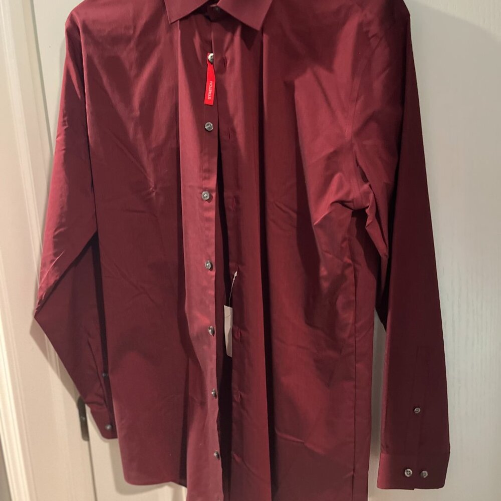 J. Ferrar Men's medium dress shirt in bergundy